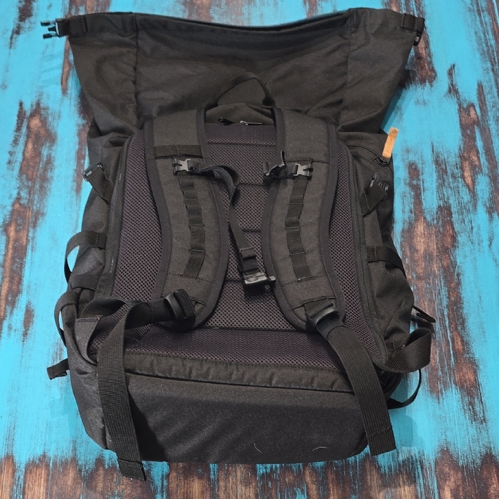 Gradient Green And Black Backpack - image 2